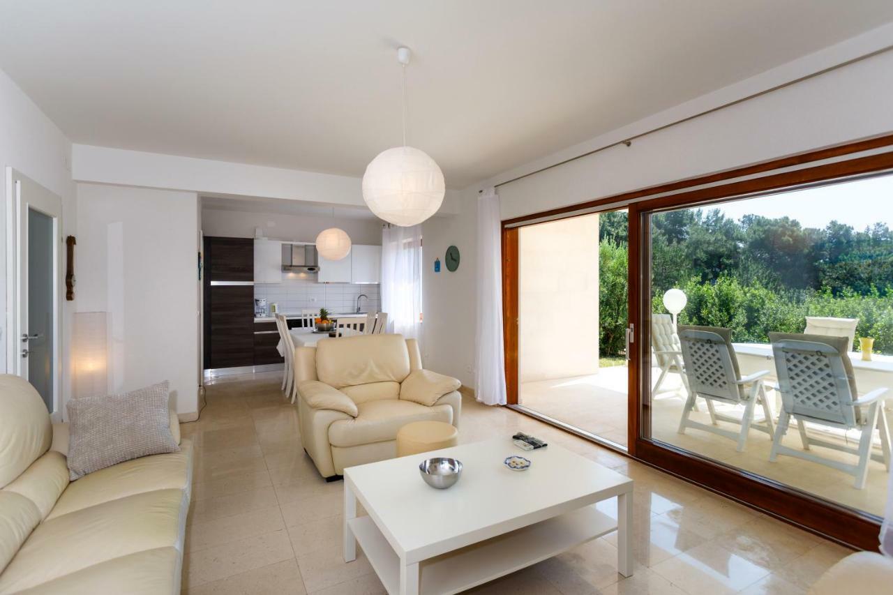 Apartman Jezevac คิร์ก ภายนอก รูปภาพ