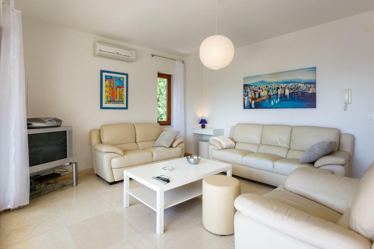 Apartman Jezevac คิร์ก ภายนอก รูปภาพ