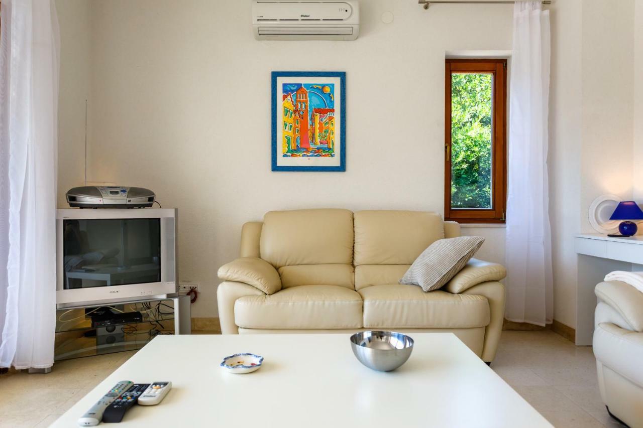 Apartman Jezevac คิร์ก ภายนอก รูปภาพ