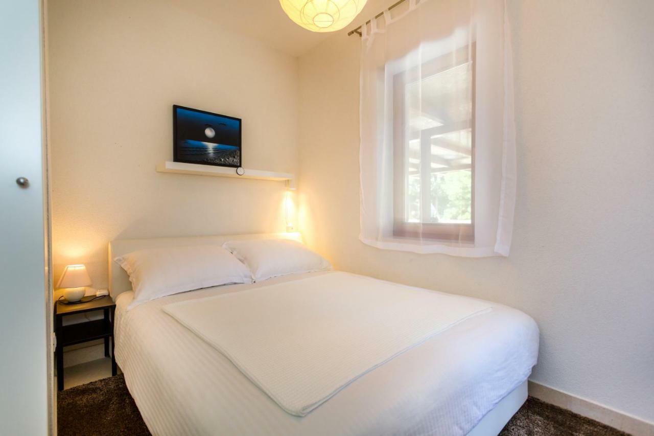Apartman Jezevac คิร์ก ภายนอก รูปภาพ