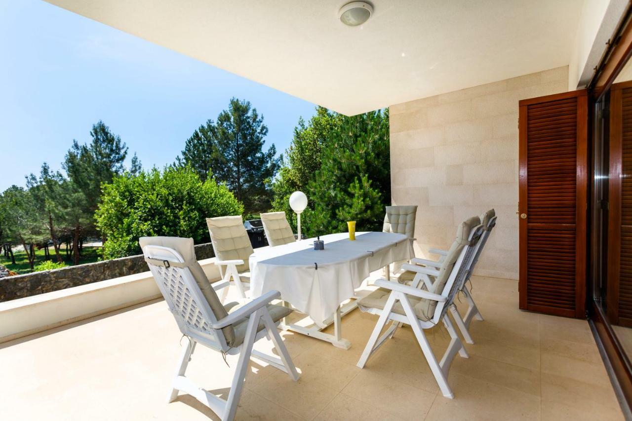 Apartman Jezevac คิร์ก ภายนอก รูปภาพ